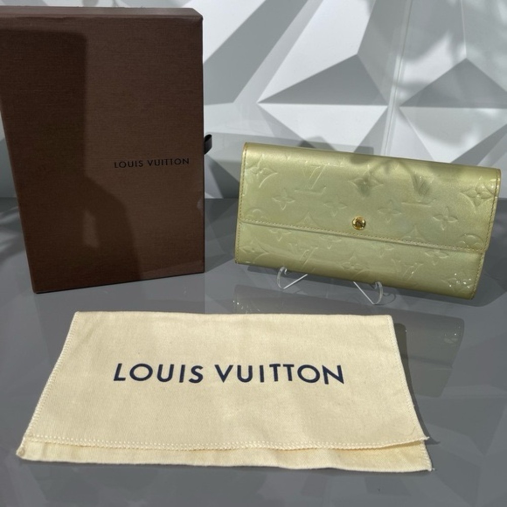 Louis Vuitton Glossy Beige Vernis Porte Wallet